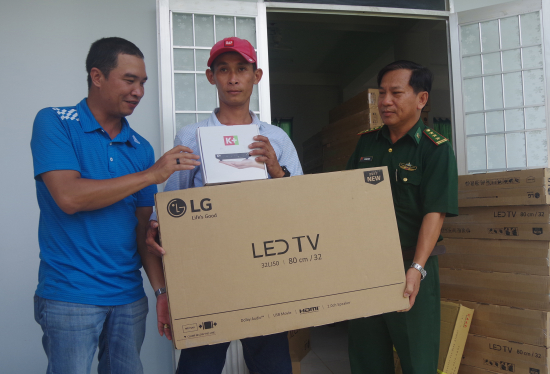 s5nz4wiyr7-70318_21104085981044213612_anh_2