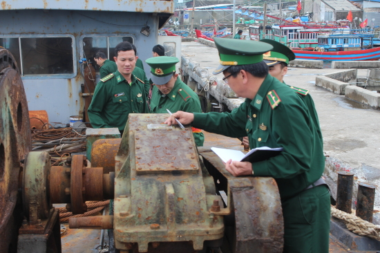 sxr9y4u3tg-71525_8639079671344541649_BBP_Qung_Ngi_kim_tra_thit_b_trn_x_lan_do_ng_dn_cu_ko_bn_giao._nh_Vn_Tnh