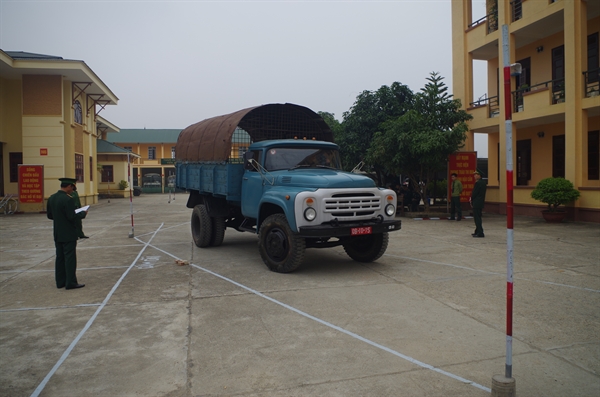 thi-lai-xe-tren-sa-hnh-1.JPG