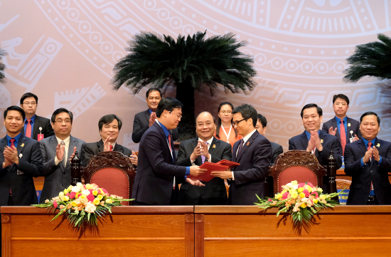 thu-tuong-chung-kien-le-ky-ket-nghi-quyet-lien-tich-giua-chinh-phu-va-tw-doan-giai-doan-2017-2022
