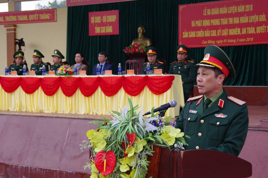 tl3i825n6k-72954_f_je8c1vns2_Thiu_tng_Hong_Cng_Hm_Ph_t_lnh_Qun_khu_1_pht_biu_ch_o_ti_bui_l
