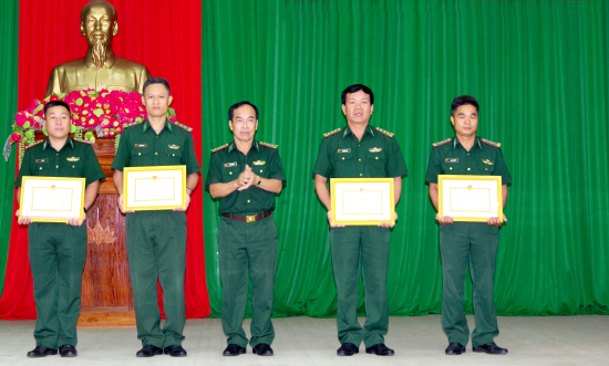 trao-thuong