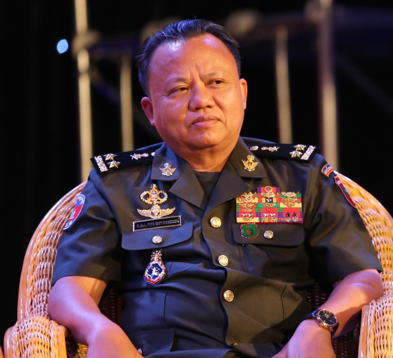 trung-tuong-tien-so-phom-vong-campuchia
