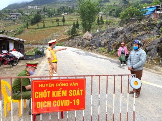ttxvn-ha-giang-phong-toa-thi-tran-dong-van-de-thuc-hien-tot-cong-tac-phong-chong-dich-covid19-4627897