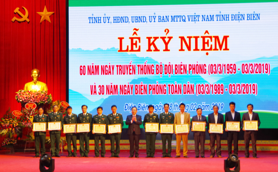ubnd-tinh-dien-bien-tang-bang-khen-cho-13-tap-the-do-co-thanh-tich-xuat-sac-trong-phong-trao-thi-dua-chao-mung-ngay-truyen-thong-bo-doi-bien-phong-va-30-nam-ngay-bien-phong-toan-dan
