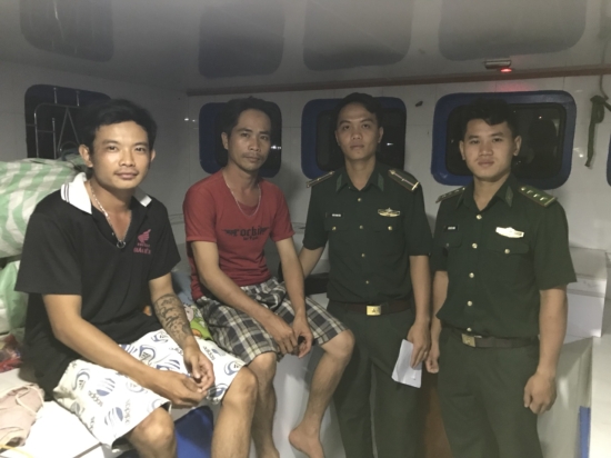uina2cpmlr-11457_f_jsmwvl9f2_Anh_2._Hai_thuyen_vien_va_BDBP