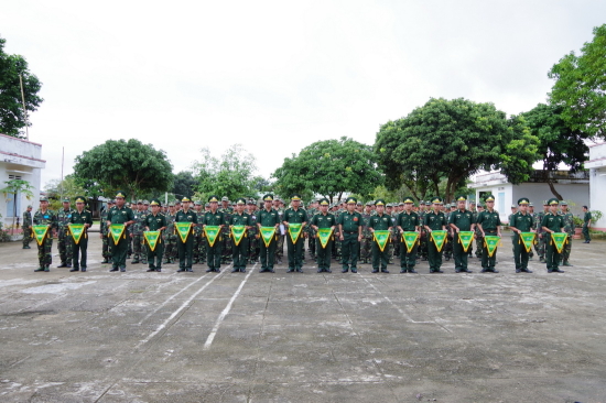 uyer2vwp1g-51878_921335725548699575_cac_don_vi_nhan_co_luu_niem_