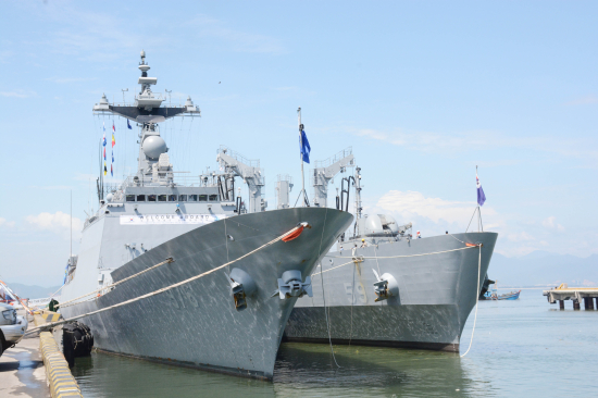v48hirzsck-19252_f_k094hden0_1