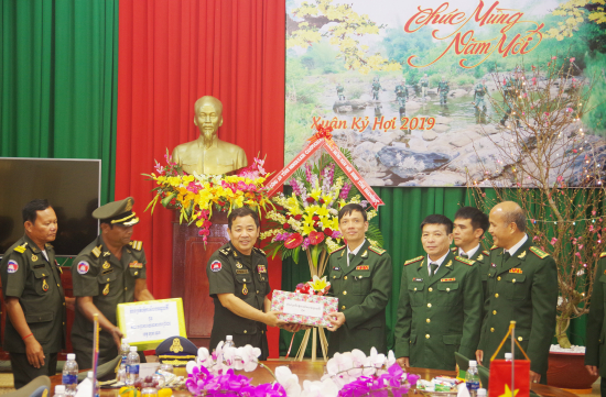 vsa035p2mg-10550_f_jrkb22z92_Cc_n_v_lc_lng_v_trang_tnh_Mondulkiri_tng_qu_chc_Tt_B_i_bin_phng_tnh_k_Nng