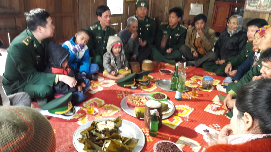 vui-xuan-don-tet-voi-ba-con-dan-ban
