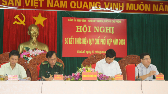 w56z_chu-tri-hoi-nghi