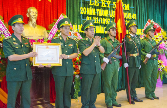 wazyqm96he-68386_302753111952685685_2_trao_Hun_chng_cho_n_v