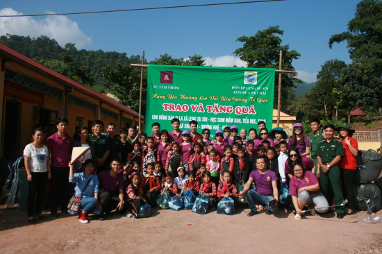 y9j5wbik02-53596_1019228282458614080_nh_1