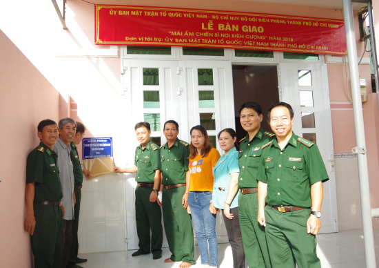 ybr8gf4ct6-3885_f_jldlpdr70_a1._Ban_giao_nha_Viet