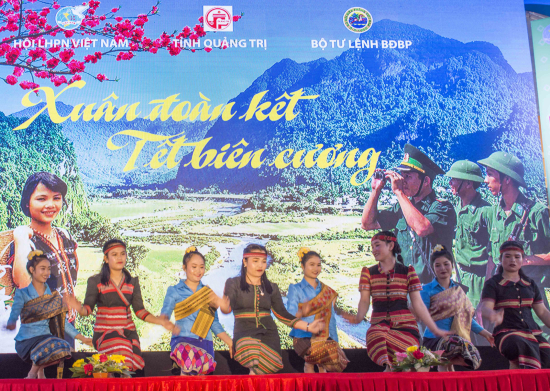 ycedrqlh5m-10153_f_jr8hghb73_4_bi_Pang_C_A_Em_ca_Lo_1