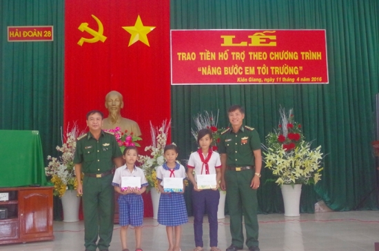 zlgksmhj9n-47237_1436523064466611935_nh_1