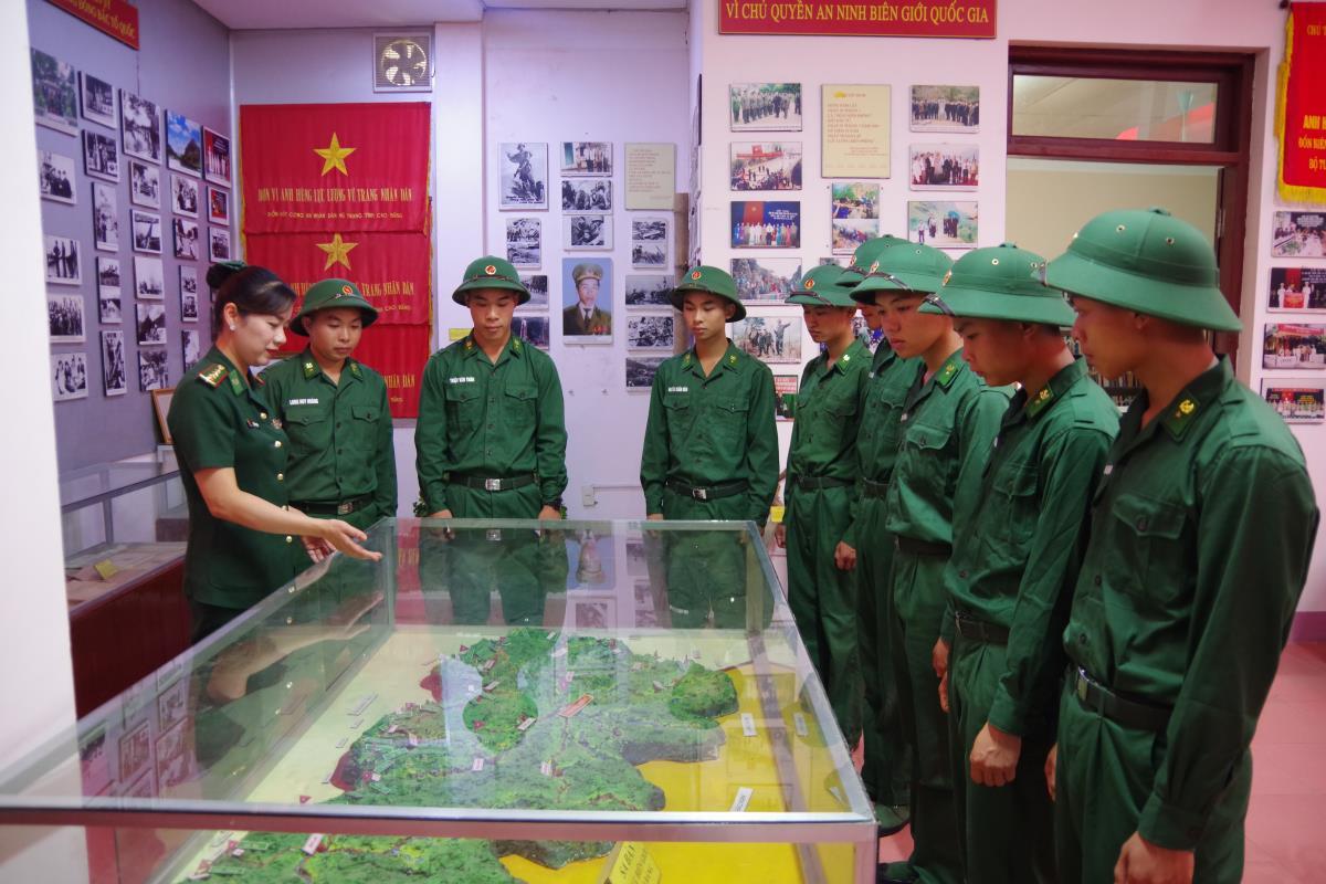 Phát huy vai trò của đội ngũ cán bộ chính trị đồn Biên phòng trong đấu tranh chống âm mưu phi chính trị hóa quân đội