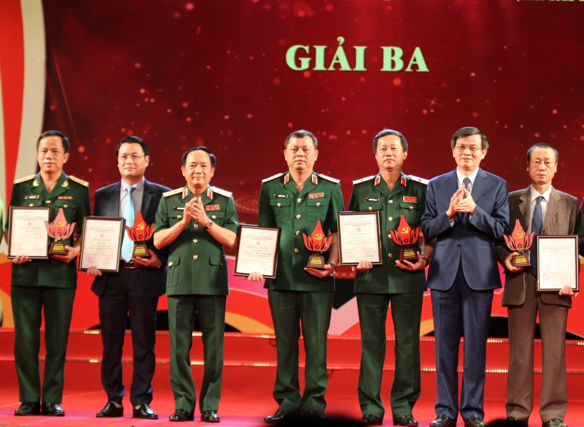 Bảo vệ vững chắc nền tảng tư tưởng của Đảng