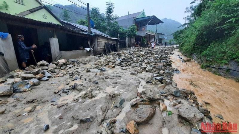 Mưa lớn cục bộ, đề phòng lũ quét, sạt lở tại vùng núi phía bắc