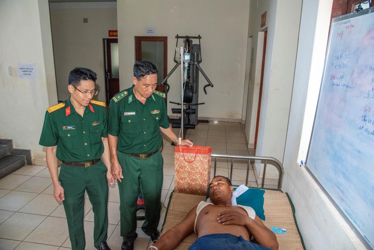 Hỗ trợ y tế cho ngư dân Trường Sa và thềm lục địa