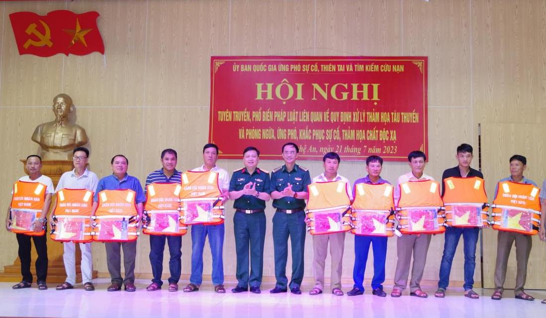 Tuyên truyền, phổ biến pháp luật về tìm kiếm cứu nạn trên biển cho chủ tàu