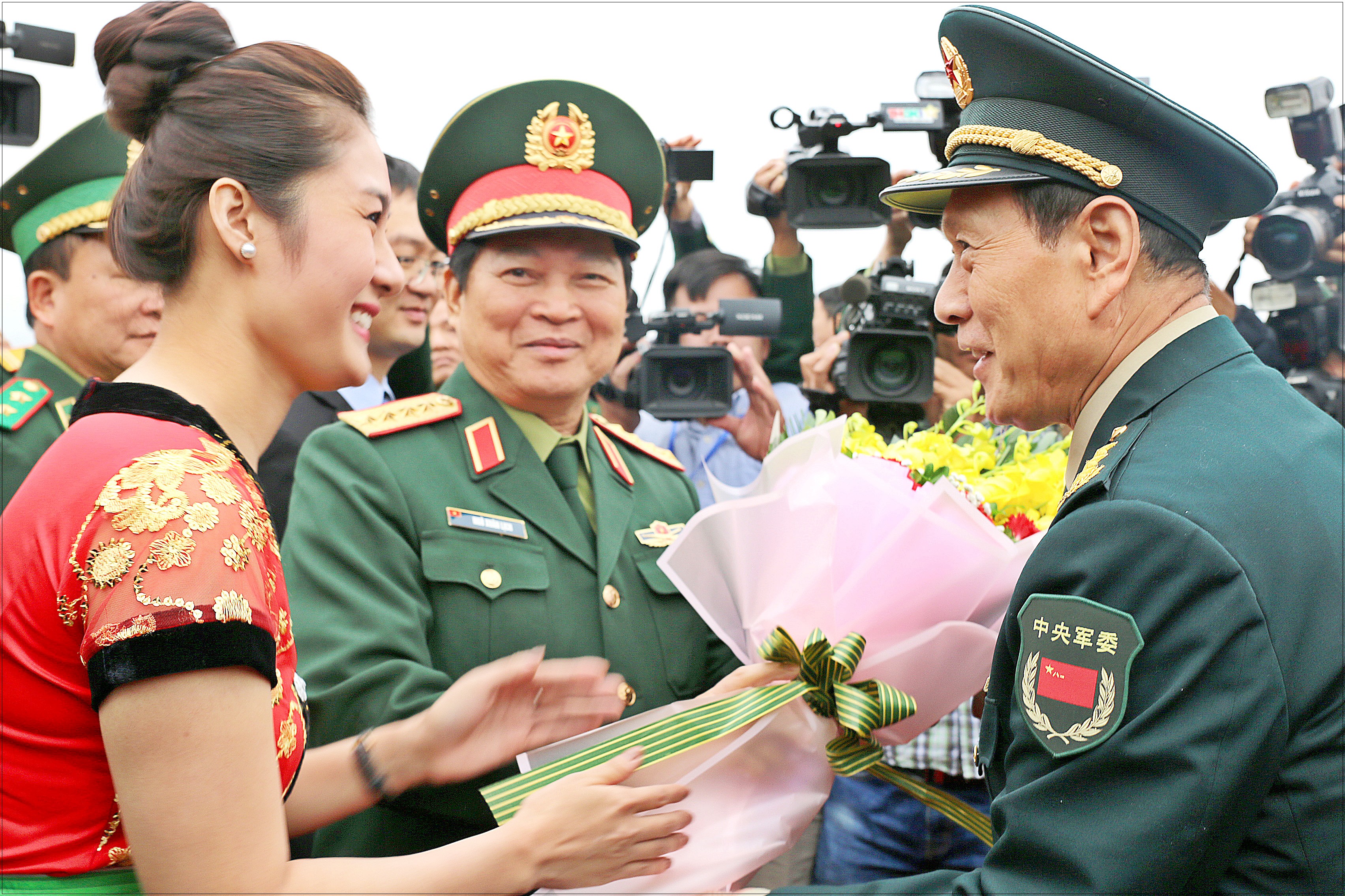 Chặng đường sách lược ngoại giao thân hữu, thực chất và hiệu quả