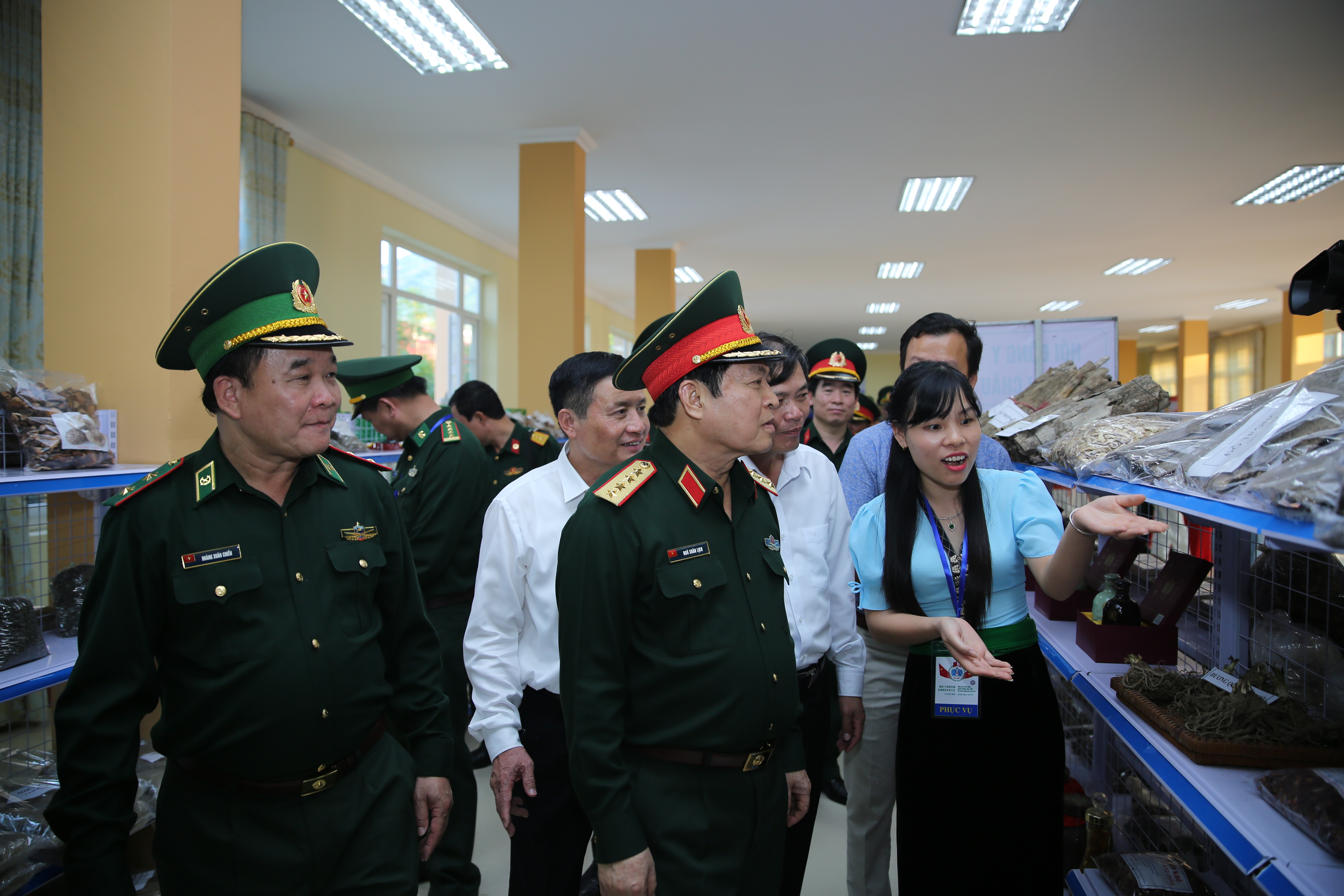 Khánh thành và bàn giao Trung tâm văn hóa, du lịch và giới thiệu sản phẩm Ma Lù Thàng