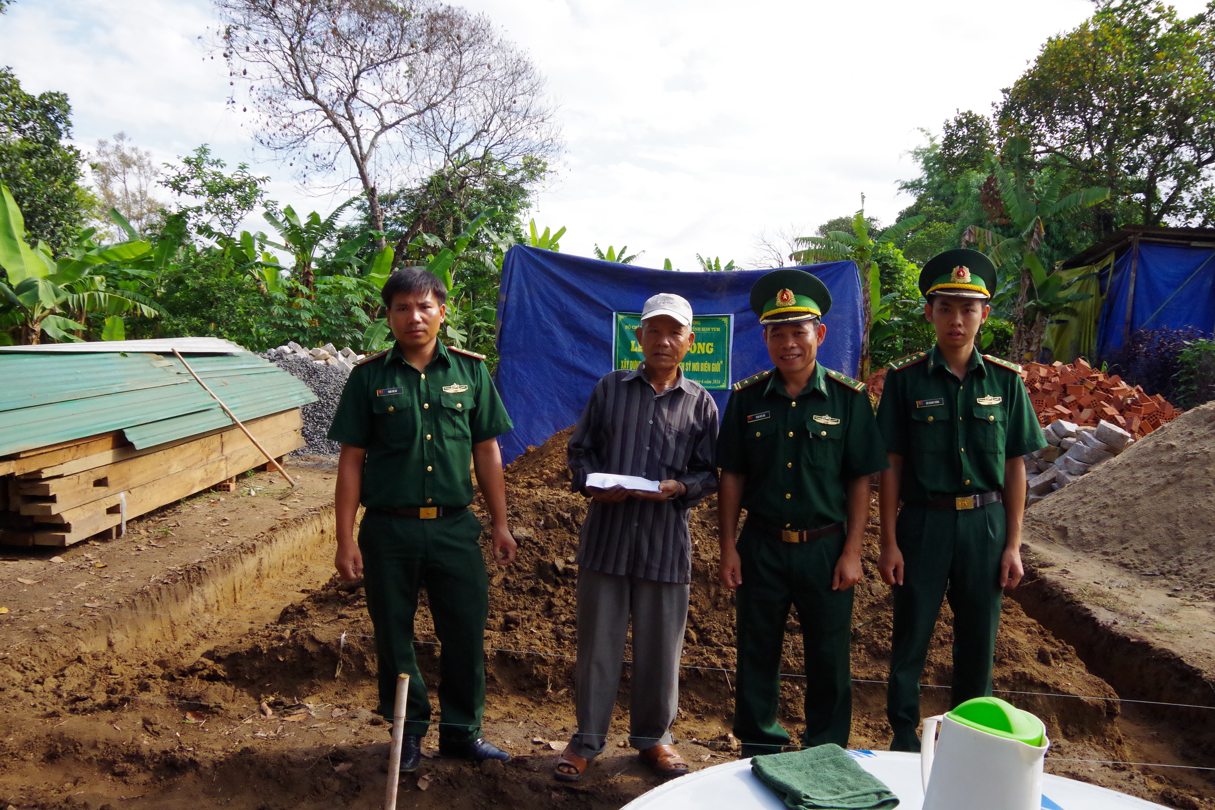 BĐBP Kon Tum khởi công xây dựng nhà quotMái ấm chiến sỹ nơi biên giớiquot