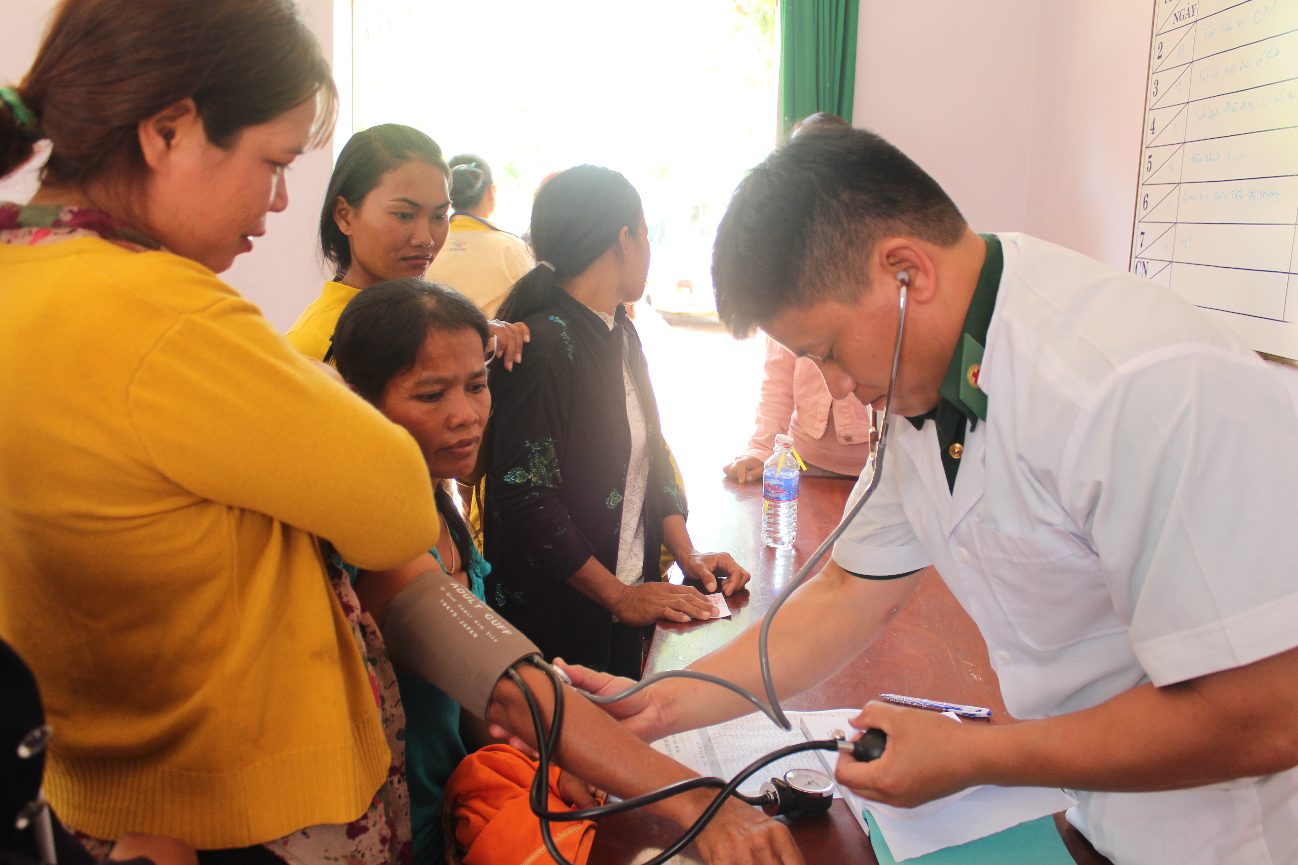 Trao yêu thương cho phụ nữ biên cương