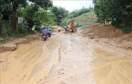 Quảng Ngãi: Khẩn trương khắc phục sạt lở do mưa lớn kéo dài