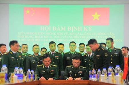 Các đồn Biên phòng thuộc BĐBP Hà Giang hội đàm định kỳ với Trạm Hội ngộ hội đàm Biên phòng khu vực Phú Ninh (Trung Quốc)
