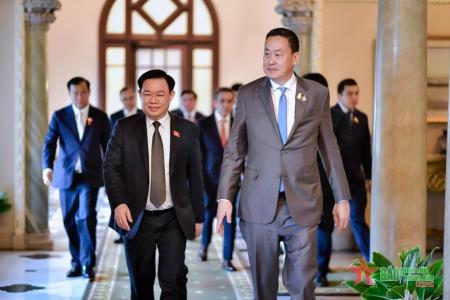 Chủ tịch Quốc hội Vương Đình Huệ hội kiến cùng Thủ tướng Vương quốc Thái Lan Srettha Thavisin