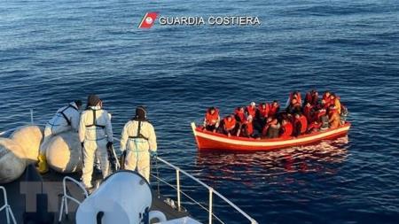 Số người vượt biên qua Trung Địa Trung Hải đến EU tăng kỷ lục
