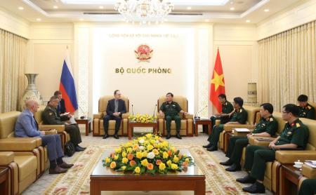 Thượng tướng Hoàng Xuân Chiến tiếp Đại sứ Đặc mệnh toàn quyền Liên bang Nga tại Việt Nam