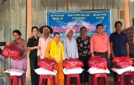 Đắk Lắk: Trao tặng 143 suất quà hỗ trợ người dân vùng sâu buôn Drang Phốk