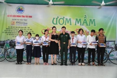 BĐBP Tây Ninh tổ chức Chương trình Ươm mầm hạt giống biên cương