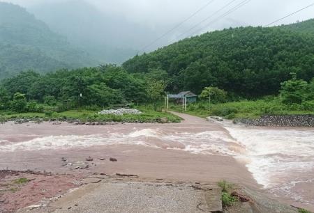 Mưa lớn gây thiệt hại ở nhiều địa phương