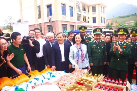 Ngày hội của quân dân trên biên giới Quảng Bình