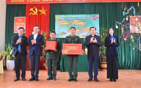 Phó Thủ tướng Chính phủ Lê Minh Khái thăm, chúc Tết cán bộ, chiến sĩ BĐBP và nhân dân khu vực biên giới tỉnh Điện Biên