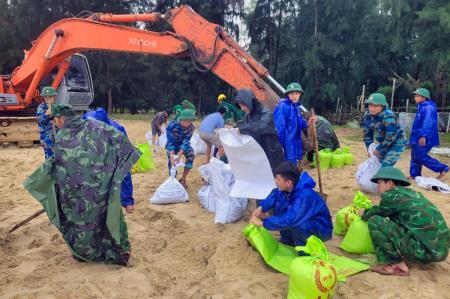 Thừa Thiên Huế: Khẩn trương khắc phục sạt lở bờ biển và ứng phó bão số 6