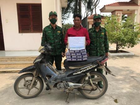 BĐBP An Giang bắt giữ đối tượng vận chuyển thuốc lá nhập lậu qua biên giới