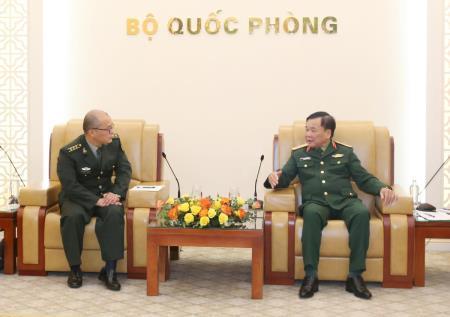 Thượng tướng Hoàng Xuân Chiến tiếp Phó tùy viên Quốc phòng Trung Quốc tại Việt Nam