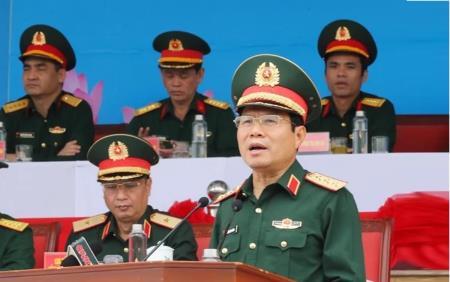 Thượng tướng Nguyễn Tân Cương kiểm tra hợp luyện diễu binh kỷ niệm 70 năm Chiến thắng Điện Biên Phủ