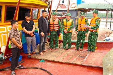 Ngư dân Thái Bình chung tay chống khai thác hải sản bất hợp pháp