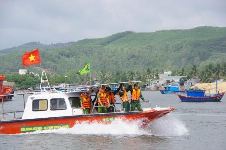 Xây dựng thế trận lòng dân vững mạnh ở khu vực biên giới biển tỉnh Bình Định