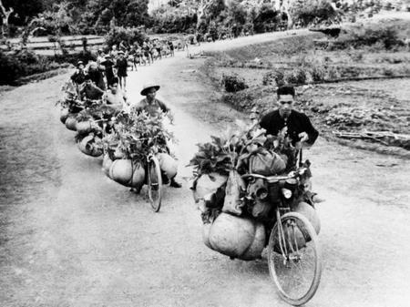 Đồng bào các dân tộc liên khu Việt Bắc góp phần quan trọng làm nên Chiến thắng Điện Biên Phủ