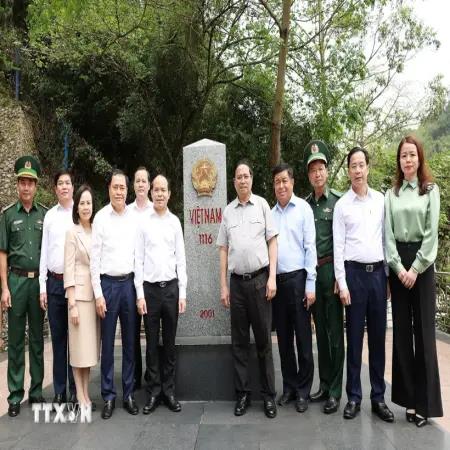 Thủ tướng thăm cửa khẩu Hữu Nghị, khảo sát một số dự án tại tỉnh Lạng Sơn