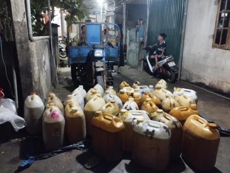 BĐBP Quảng Ngãi tạm giữ 1.700 lít dầu D.O