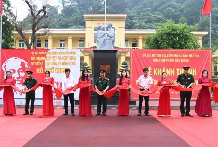 Khánh thành tượng đài Bác Hồ với chiến sĩ biên phòng tại Đồn Biên phòng Bản Giàng