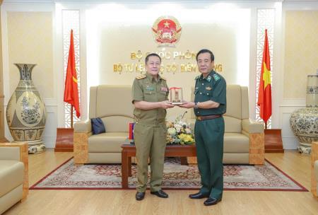 Trung tướng Lê Đức Thái tiếp xã giao Đoàn đại biểu Cơ quan đại diện Bộ An ninh Lào tại Việt Nam